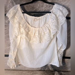 Jessica Gunnie’s lace top